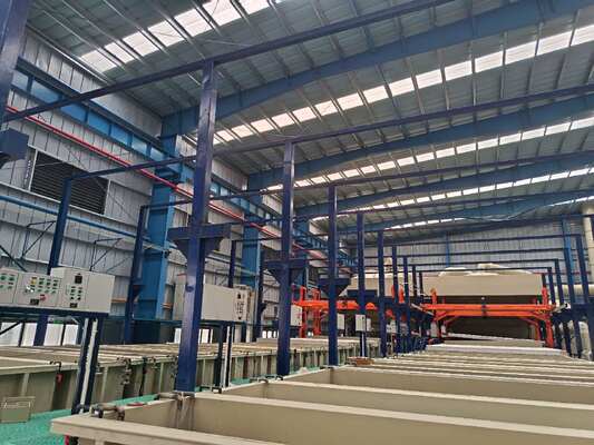 ভালো দাম 450T/মাস 6500mm সর্বোচ্চ প্রোফাইল দৈর্ঘ্য এবং 8-12μm নিয়মিত ফিল্ম বেধ সঙ্গে অনুভূমিক অক্সিডেশন ইলেক্ট্রোফোরেসিস উত্পাদন লাইন অনলাইন