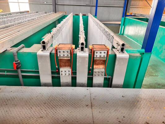 ভালো দাম MEIAL 400T / মাস স্বয়ংক্রিয় অনুভূমিক অ্যানোডাইজিং লাইন, স্থিতিশীল 8 ¢ 12μm অক্সাইড ফিল্ম, কম রাসায়নিক খরচ পিএলসি অনুভূমিক অক্সিডেশন সরঞ্জাম স্থাপত্য অ্যালুমিনিয়াম প্রোফাইল জন্য অনলাইন
